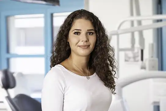 Dentalassistentin Samira De Conti Dentalassistentin Samira De Conti